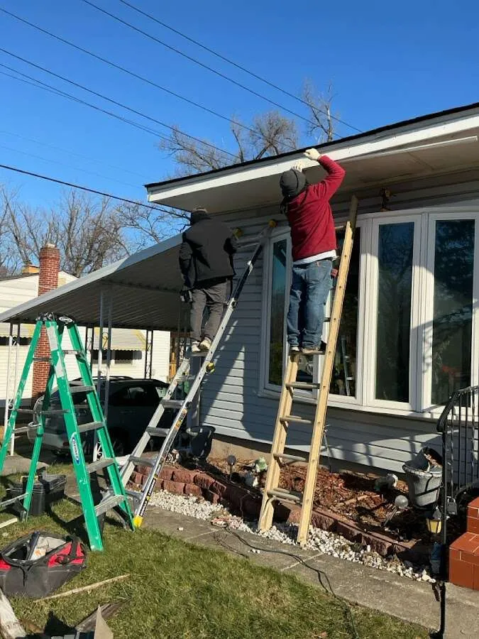 Restoration crew performing exterior repair in Ridgeland
